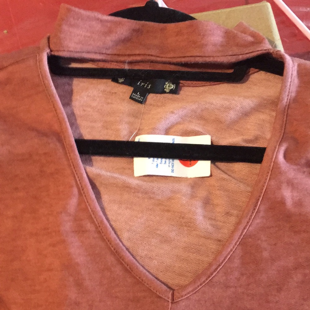Rust long sleeve top with  cut out  size large by Iris was $16.97 now $6 - Picture 5 of 5